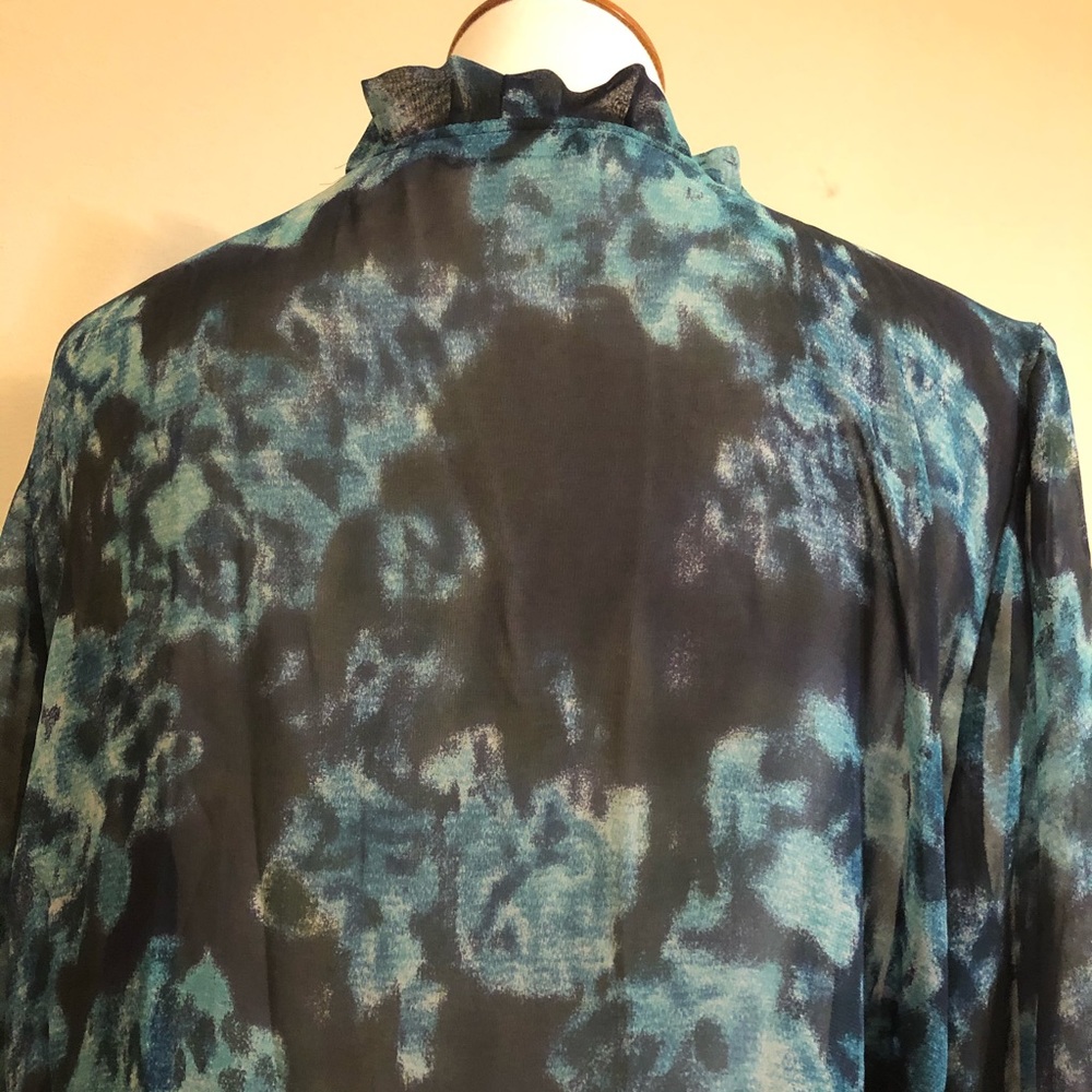 Dialogue Abstract Print Lightweight Ruffle Top - Picture 7 of 12